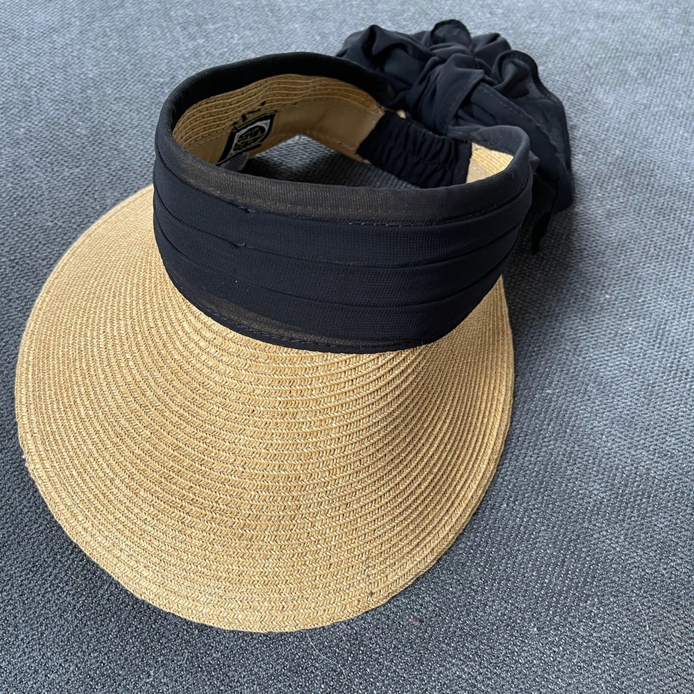 Sun visor